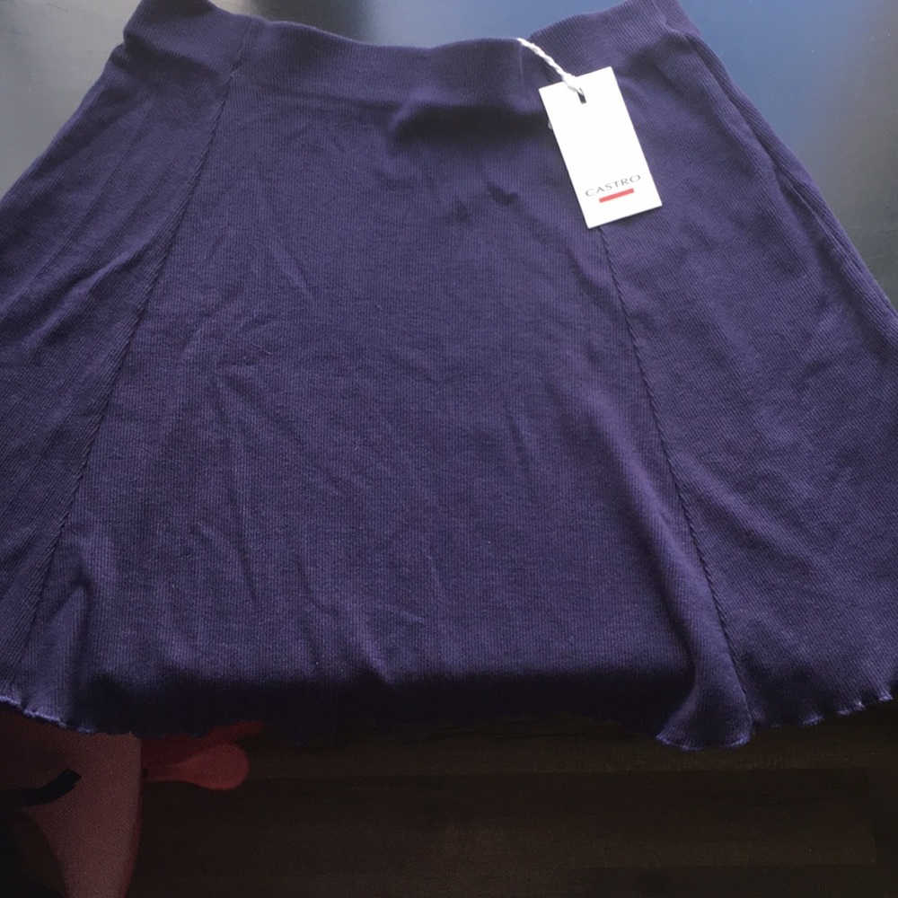 navy blue short skirt